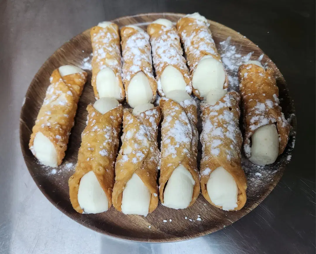 cannoli image